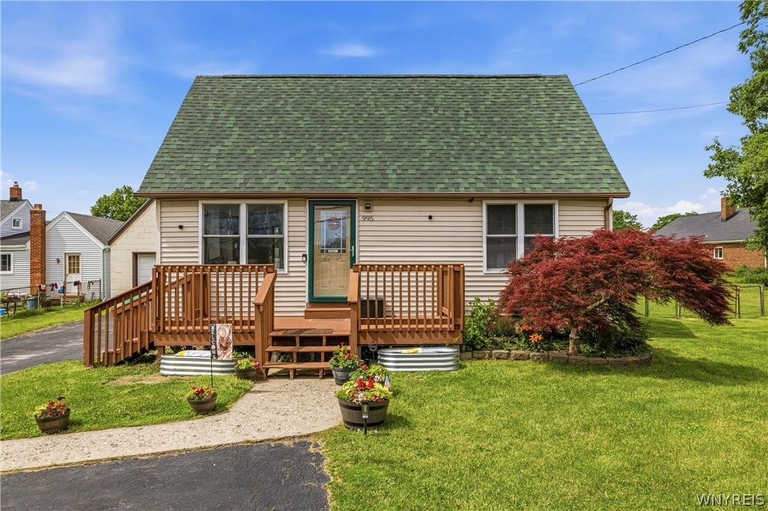 995 Saunders Sett Road Lewiston, NY 14092 - Photo 2 of 24