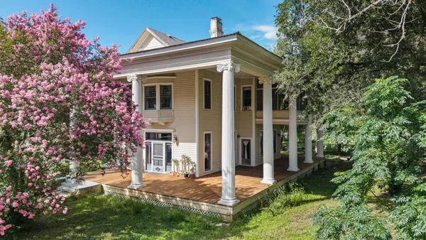 $420,000 | 124 North Hamilton Street, Gonzales, TX 78629