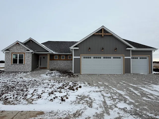 $564,900 | 1388 Periwinkle Pass, Oconomowoc, WI 53066