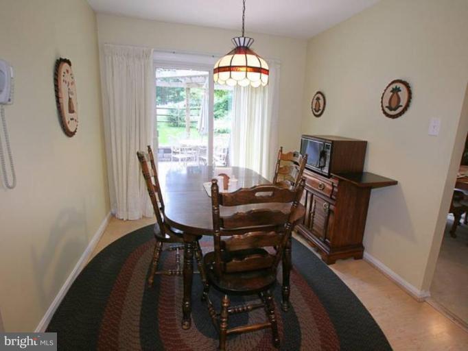 1798 Roxboro Place Crofton, MD 21114 - Photo 5 of 16 Breakfast Area