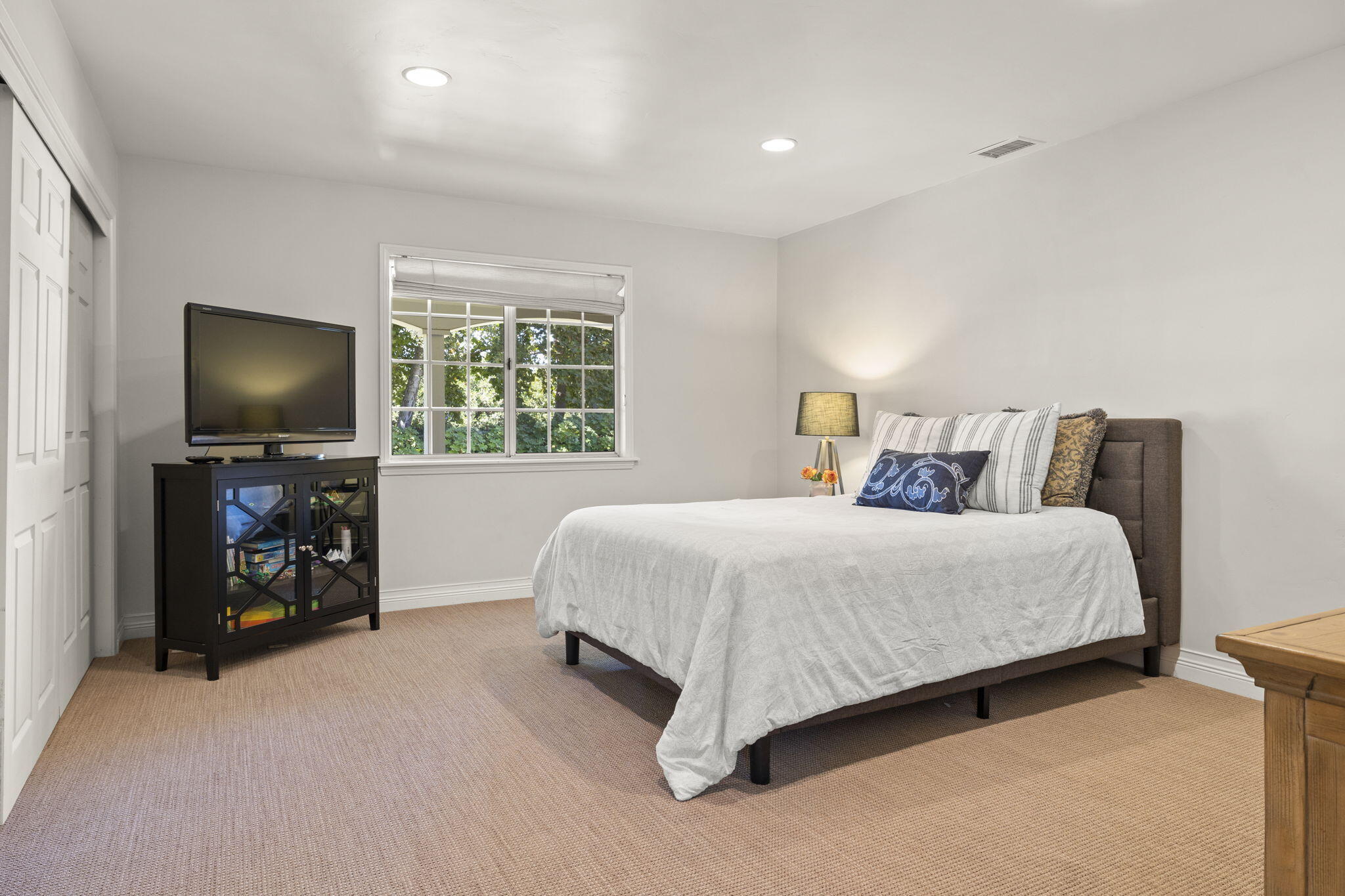 202 Boardman Road Ojai, CA 93023 - Photo 29 of 43 Spacious bedrooms