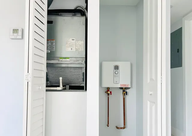 $2,700 | 206 Southeast 1st Avenue, Unit 1, Delray Beach, FL 33444