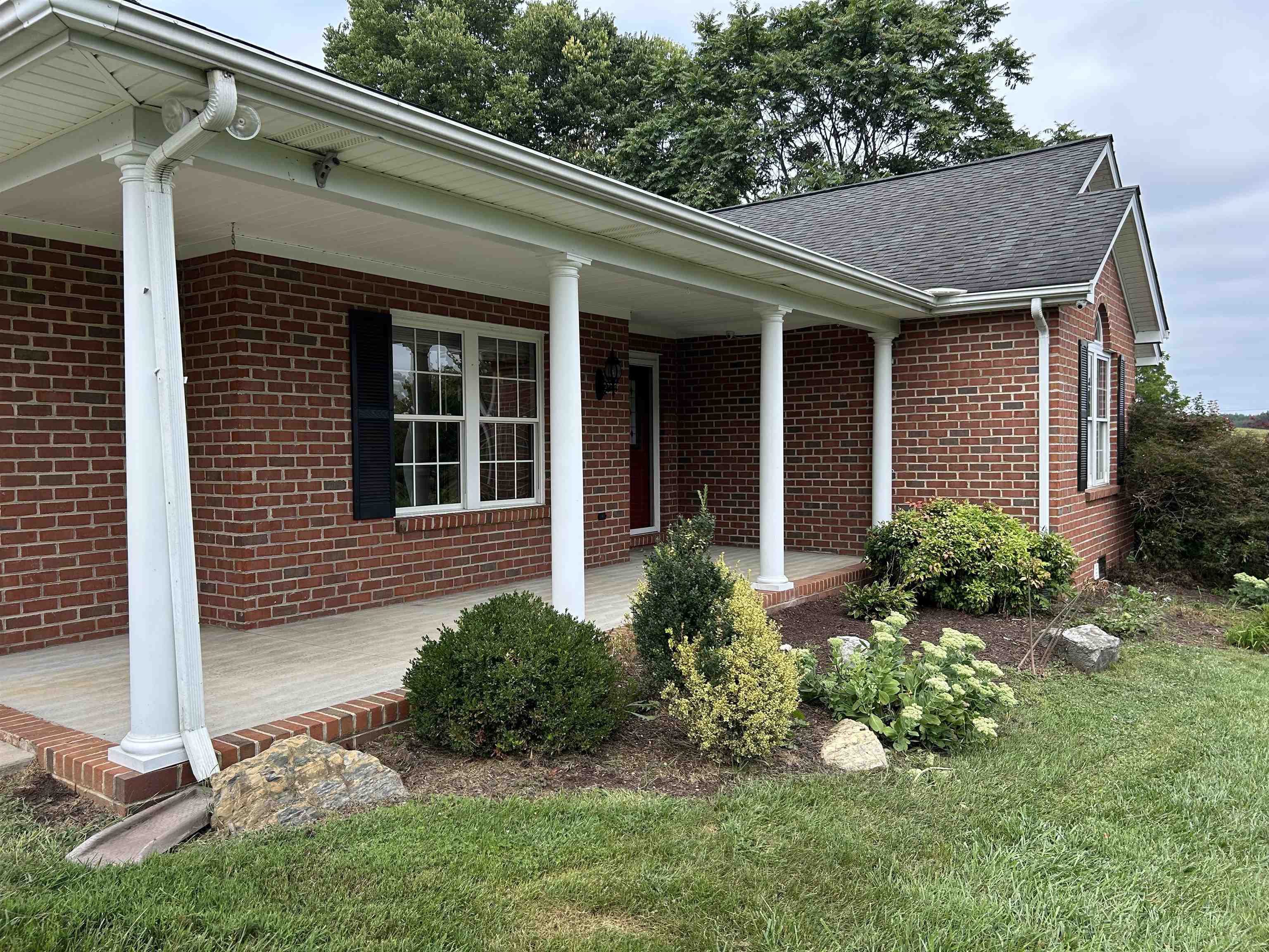 539 Oak Grove Church Road Waynesboro, VA 22980 - Photo 2 of 29 a view of a house with a yard