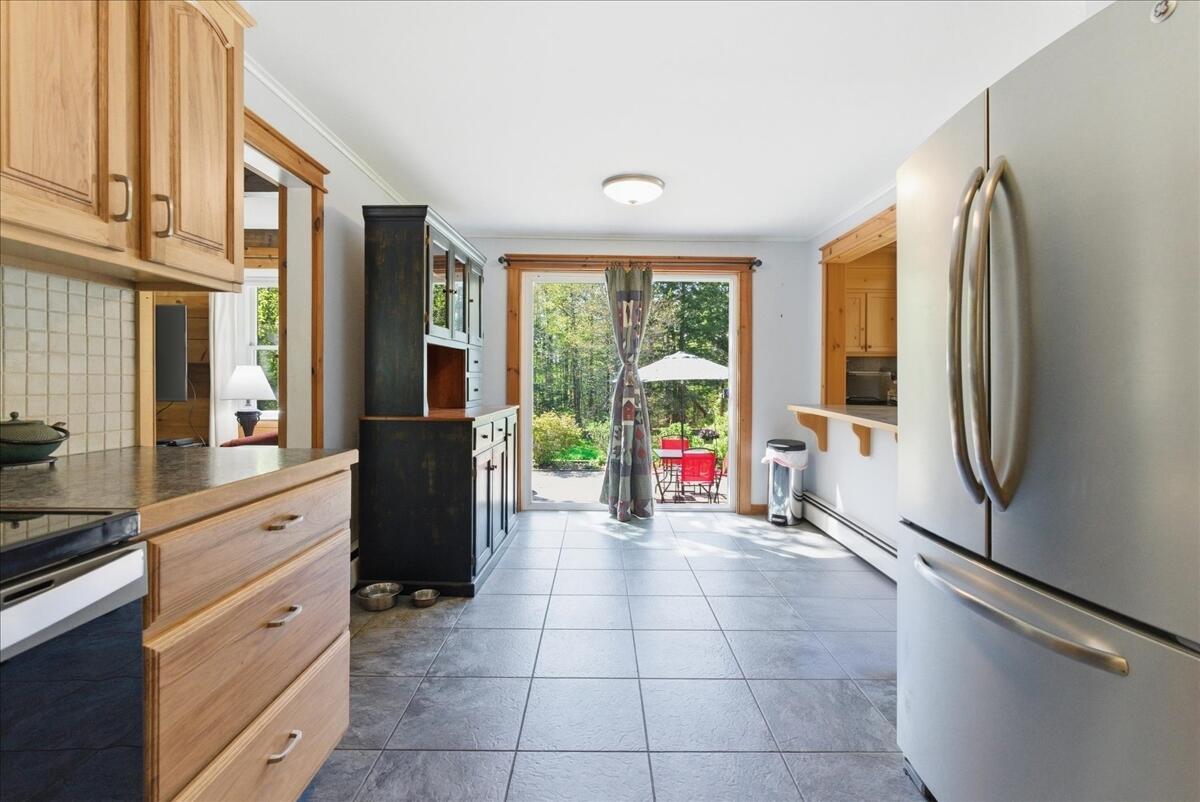 43 Holmes Road Winthrop, ME 04364 - Photo 6 of 78 047-2_kitchen_d