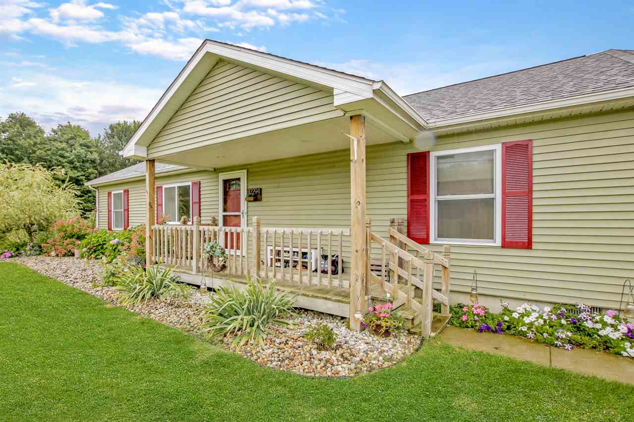 12294 Canada Road Birch Run, MI 48415 - Photo 5 of 32