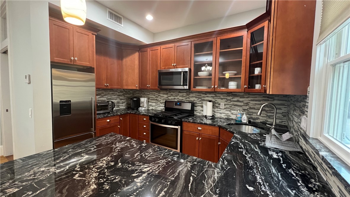 76 Pitman Street, Unit 1 Providence, RI 02906 - Photo 10 of 21
