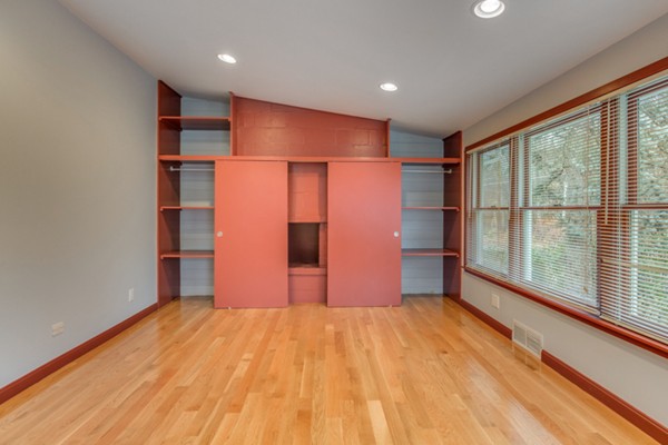 106 East Border Road Malden, MA 02148 - Photo 8 of 30 Gallery Image 8