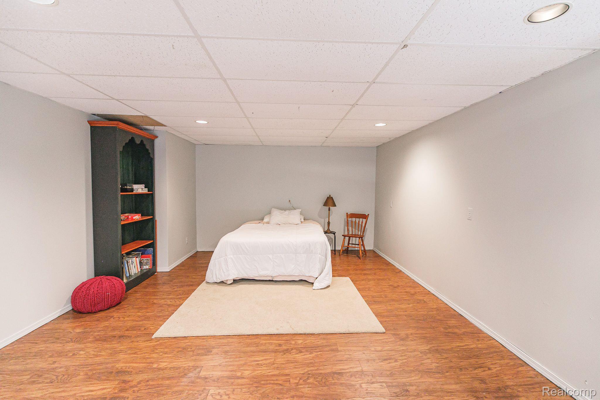 2185 Fortress Road Waterford, MI 48329 - Photo 38 of 49 Gallery Image 38