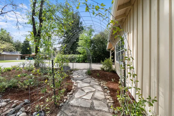 $429,000 | 21914 Belmont Drive, Palo Cedro, CA 96073