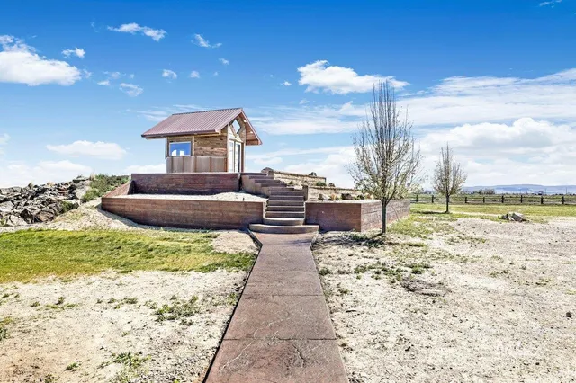 $1,240,000 | 2040 East 2200 North, Twin Falls, ID 83301