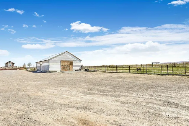 $1,240,000 | 2040 East 2200 North, Twin Falls, ID 83301