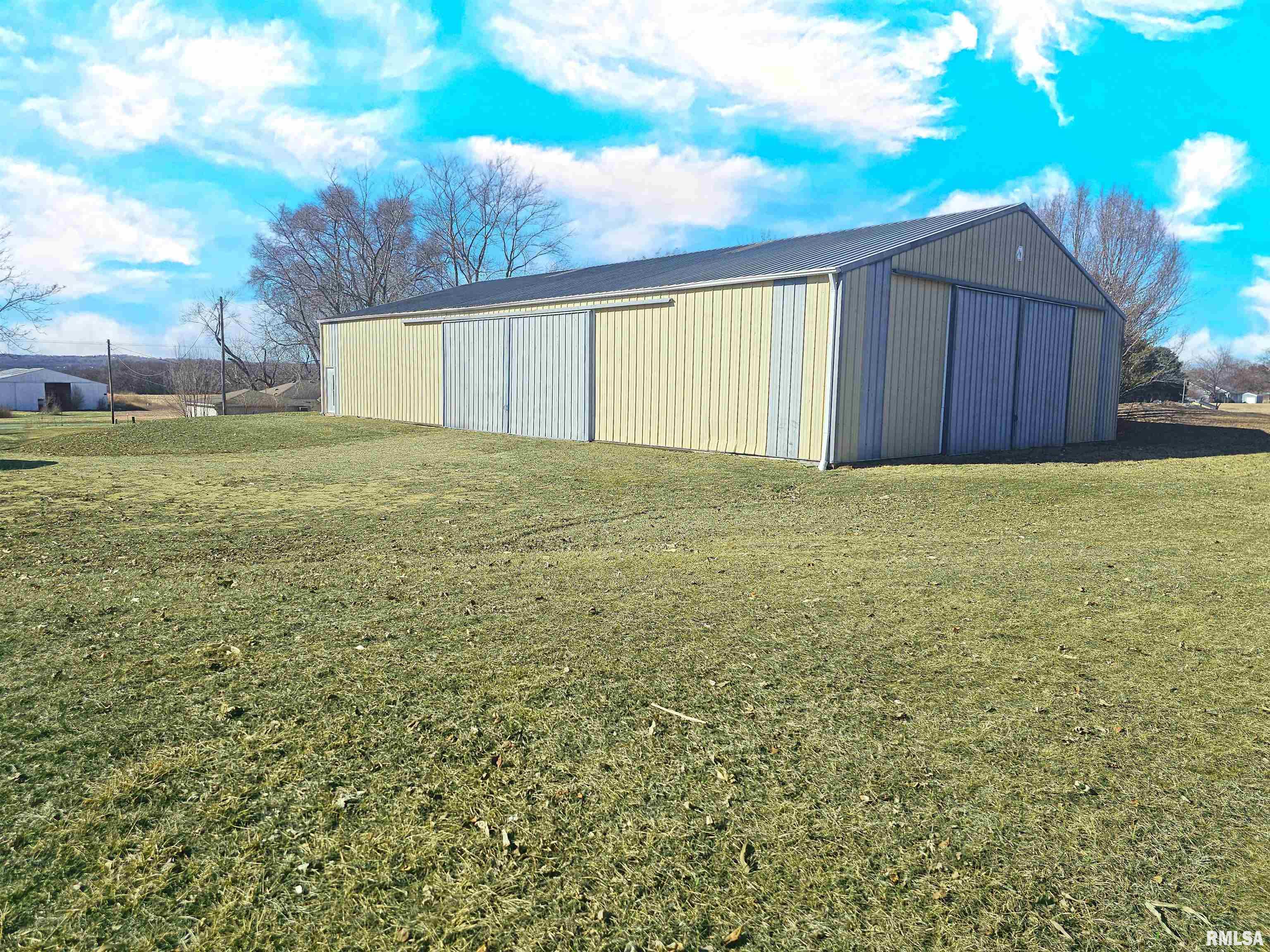 1206 Spring Bay Road East Peoria, IL 61611 - Photo 3 of 9