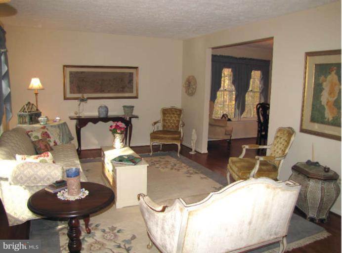 4840 Old Bartholows Road Mount Airy, MD 21771 - Photo 4 of 28 Living Room