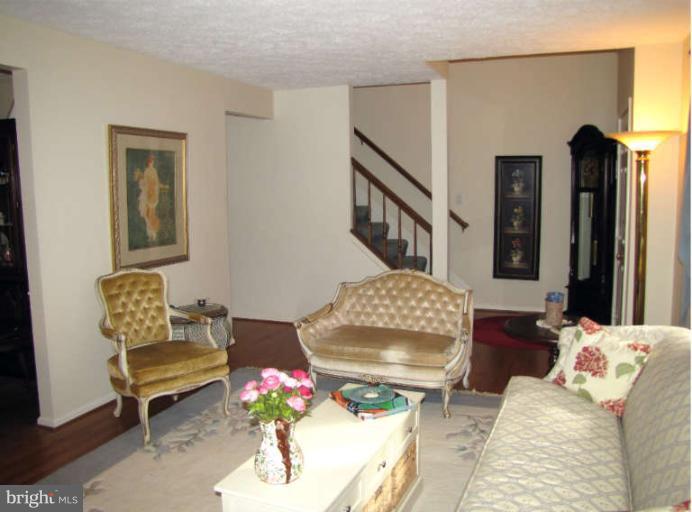4840 Old Bartholows Road Mount Airy, MD 21771 - Photo 5 of 28 Living Room