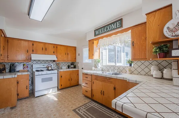 $1,224,888 | 757 Middlefield Road, Salinas, CA 93906