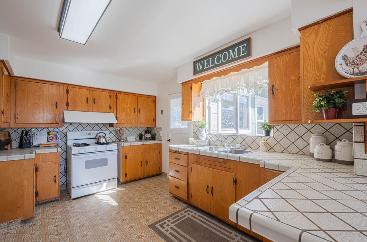 757 Middlefield Road Salinas, CA 93906 - Photo 10 of 58