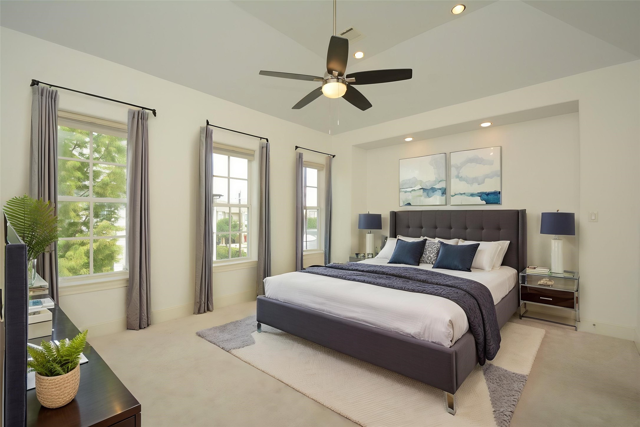 2960 Rusk Street Houston, TX 77003 - Photo 4 of 25 Primary bedroom, virtual staging