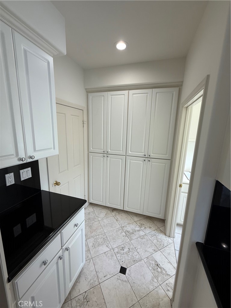 6 Ponte Irvine, CA 92606 - Photo 4 of 24 Plenty of storage in this pantry!
