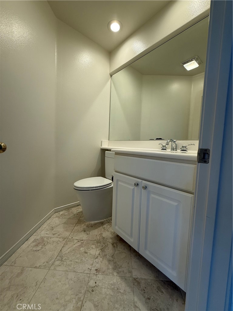 6 Ponte Irvine, CA 92606 - Photo 7 of 24 Downstairs powder bath.