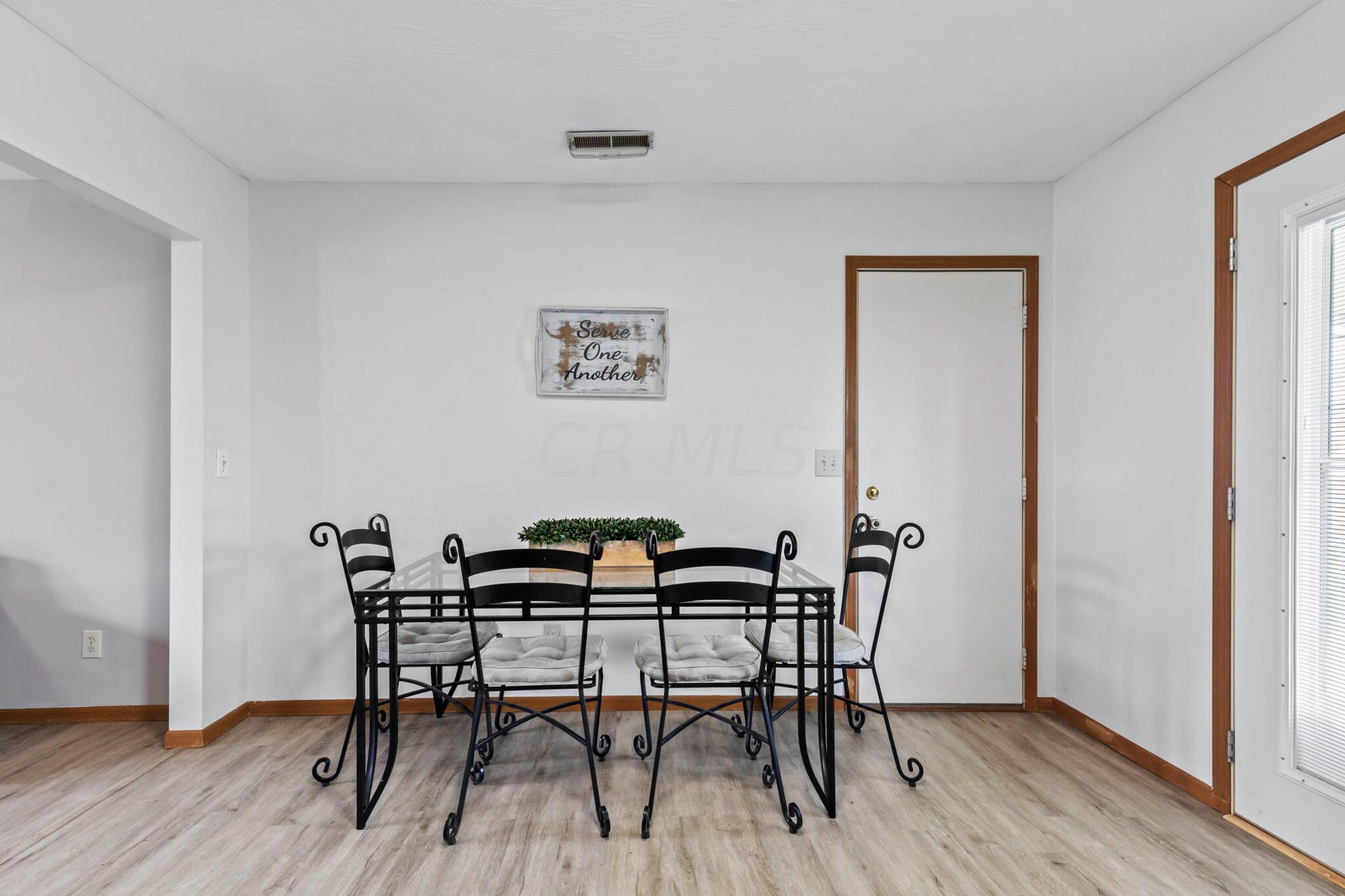 500 Goose Pond Road Newark, OH 43055 - Photo 8 of 20 Eat In Space