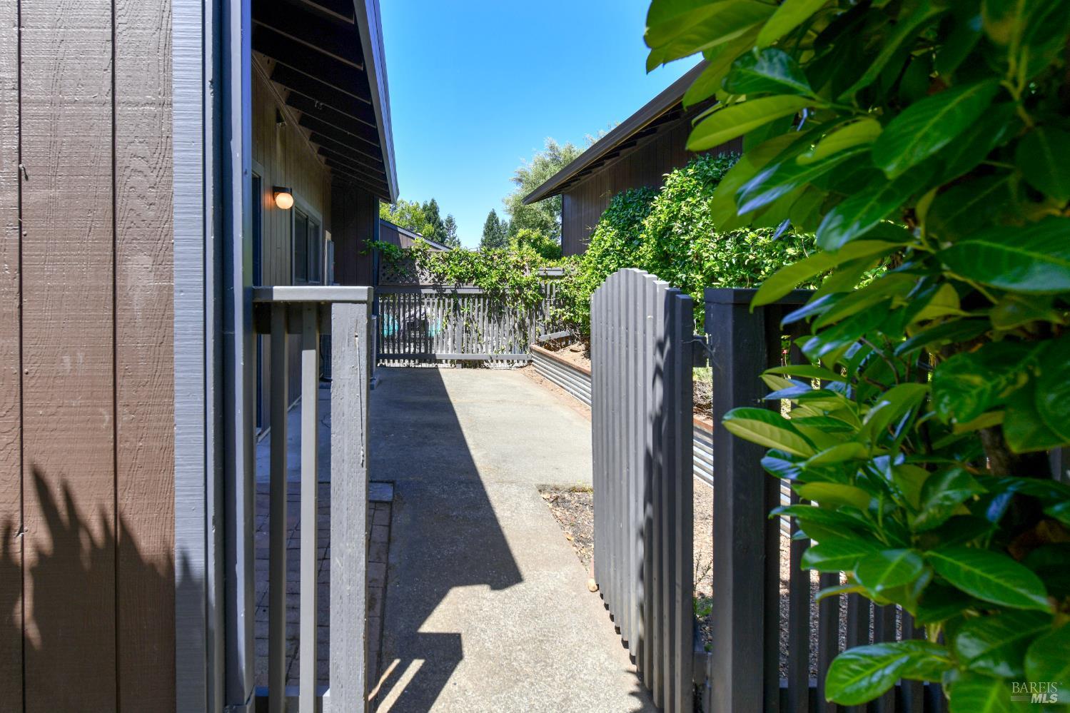 354 Los Alamos Road Santa Rosa, CA 95409 - Photo 18 of 25