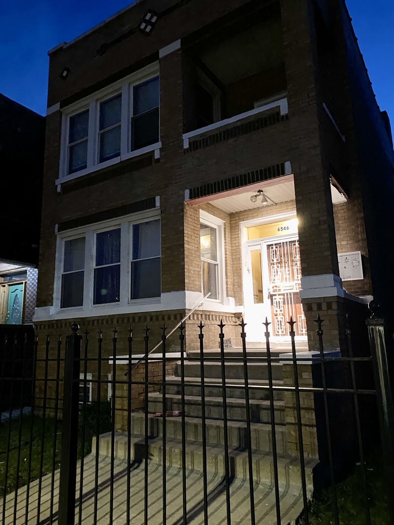 6546 South Rockwell Street, Unit 2 Chicago, IL 60629 - Photo 2 of 25 a view of an outdoor space with seating area