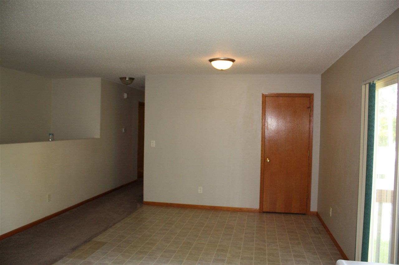 80 Glasgow Street Riverside, IA 52327 - Photo 5 of 17 Gallery Image 5