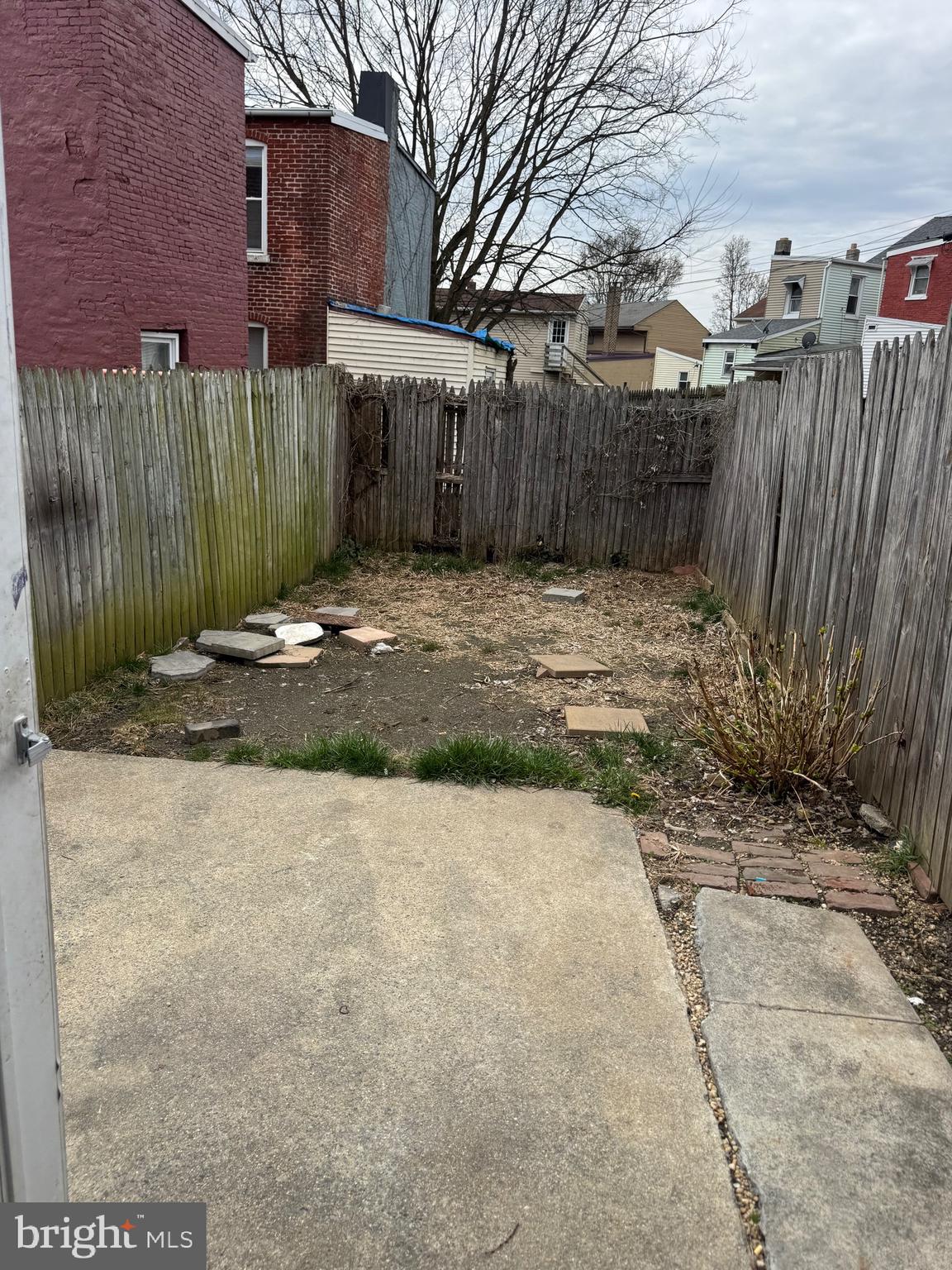 362 South 3rd Street Columbia, PA 17512 - Photo 14 of 14 a backyard of a house