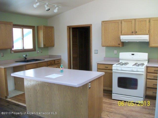 565 Ginseng Road New Castle, CO 81647 - Photo 3 of 9 KITCHEN