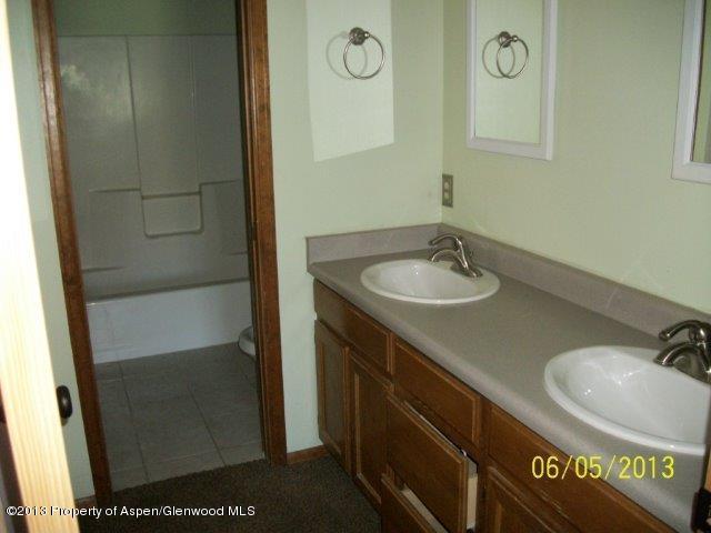 565 Ginseng Road New Castle, CO 81647 - Photo 5 of 9 MASTER BATH