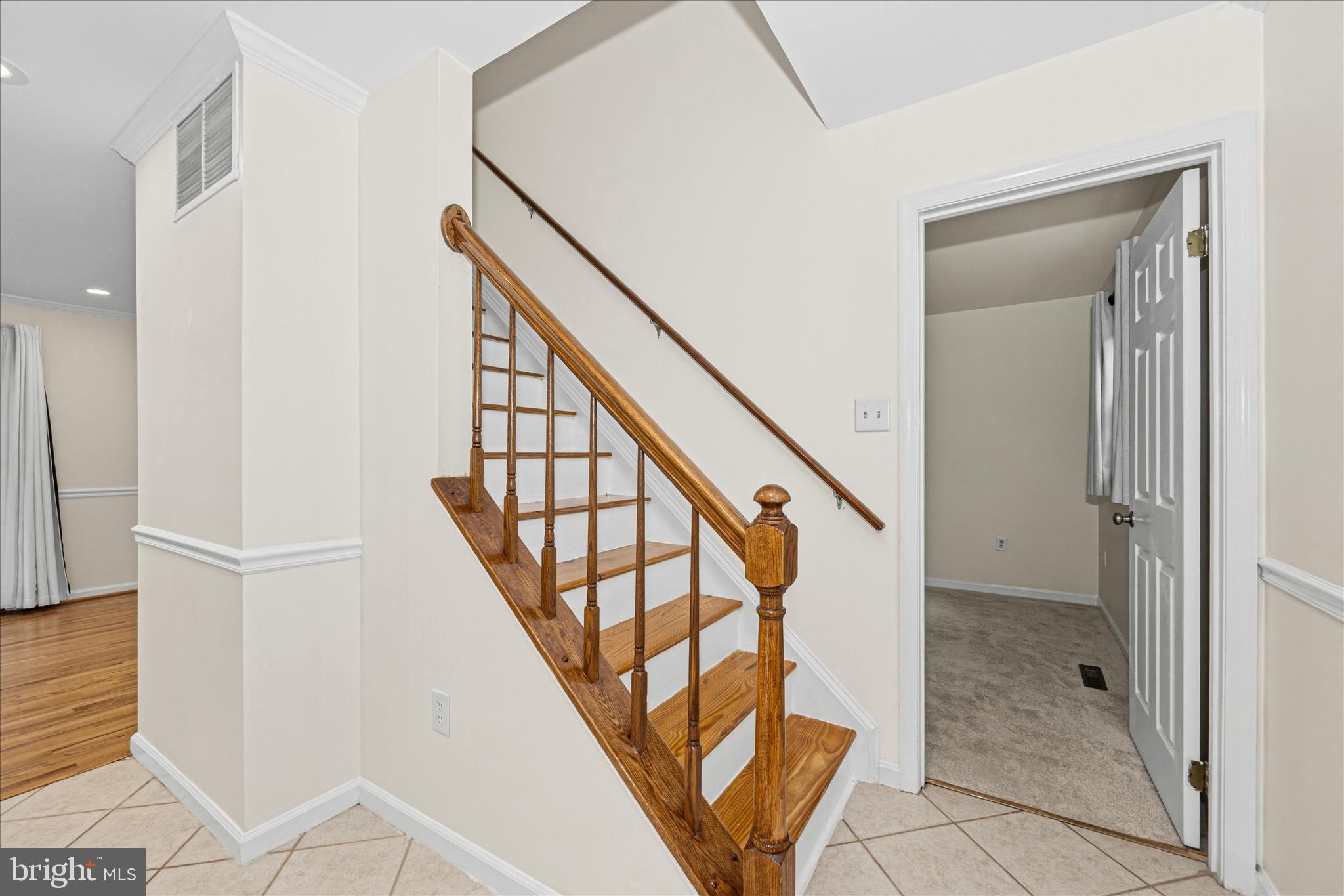 6596 East Lakeridge Road New Market, MD 21774 - Photo 43 of 131 Stairs