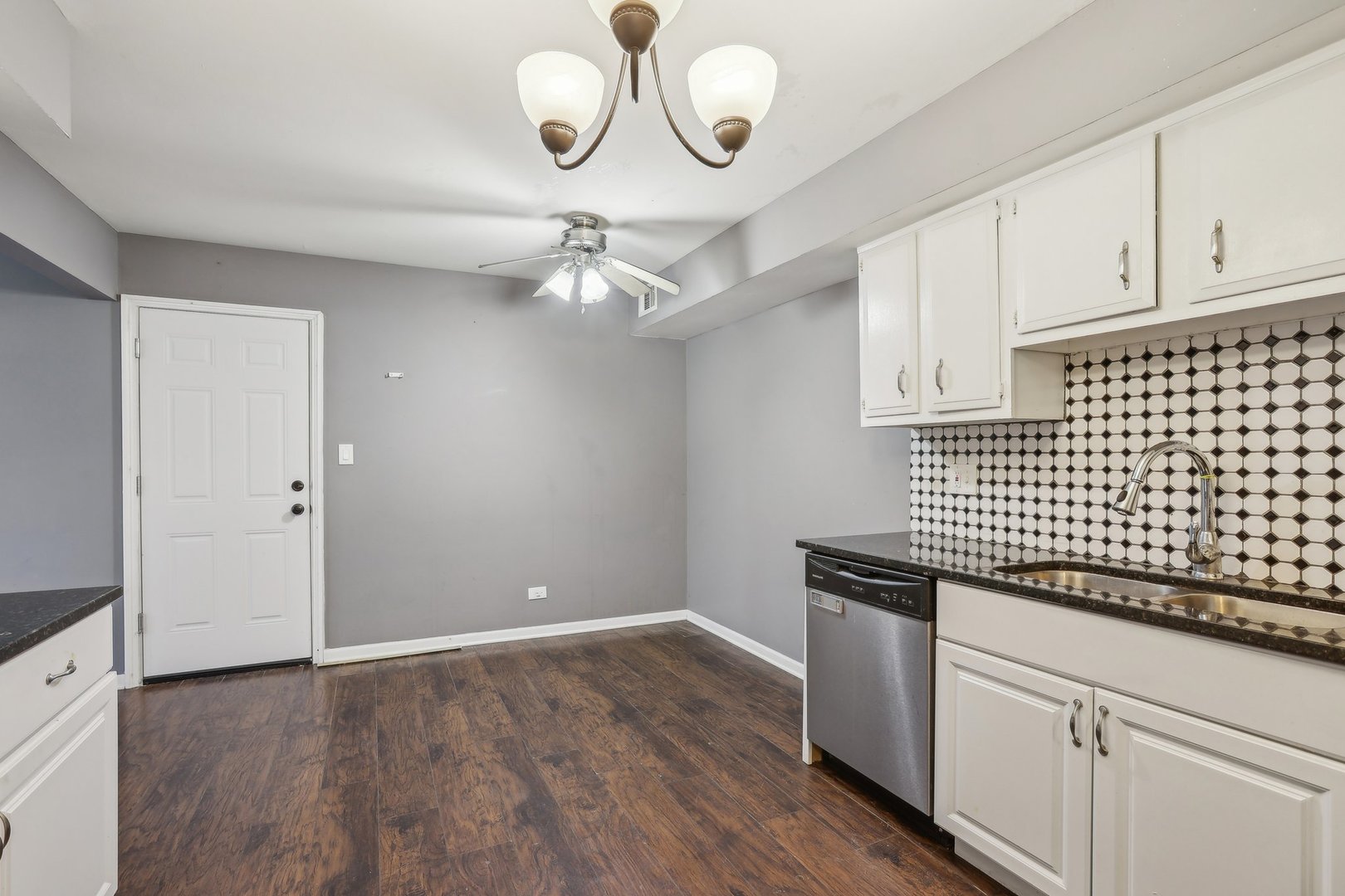 1945 Hancock Drive Hoffman Estates, IL 60169 - Photo 11 of 21