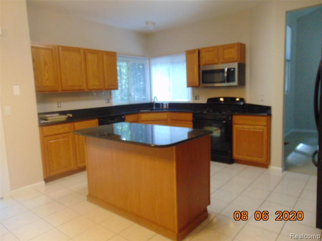709 Lake Ridge Road Rochester Hills, MI 48307 - Photo 6 of 20