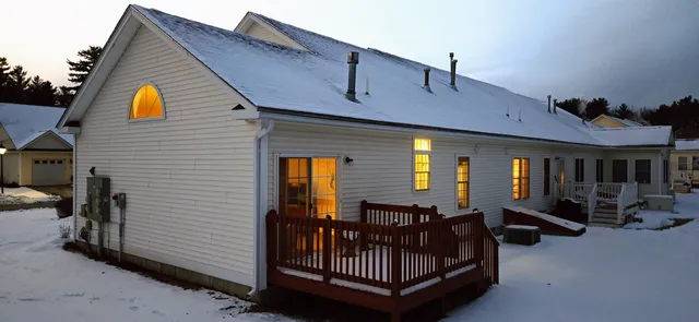 $470,000 | 33 Old Stage Road, Unit 34, Litchfield, NH 03052