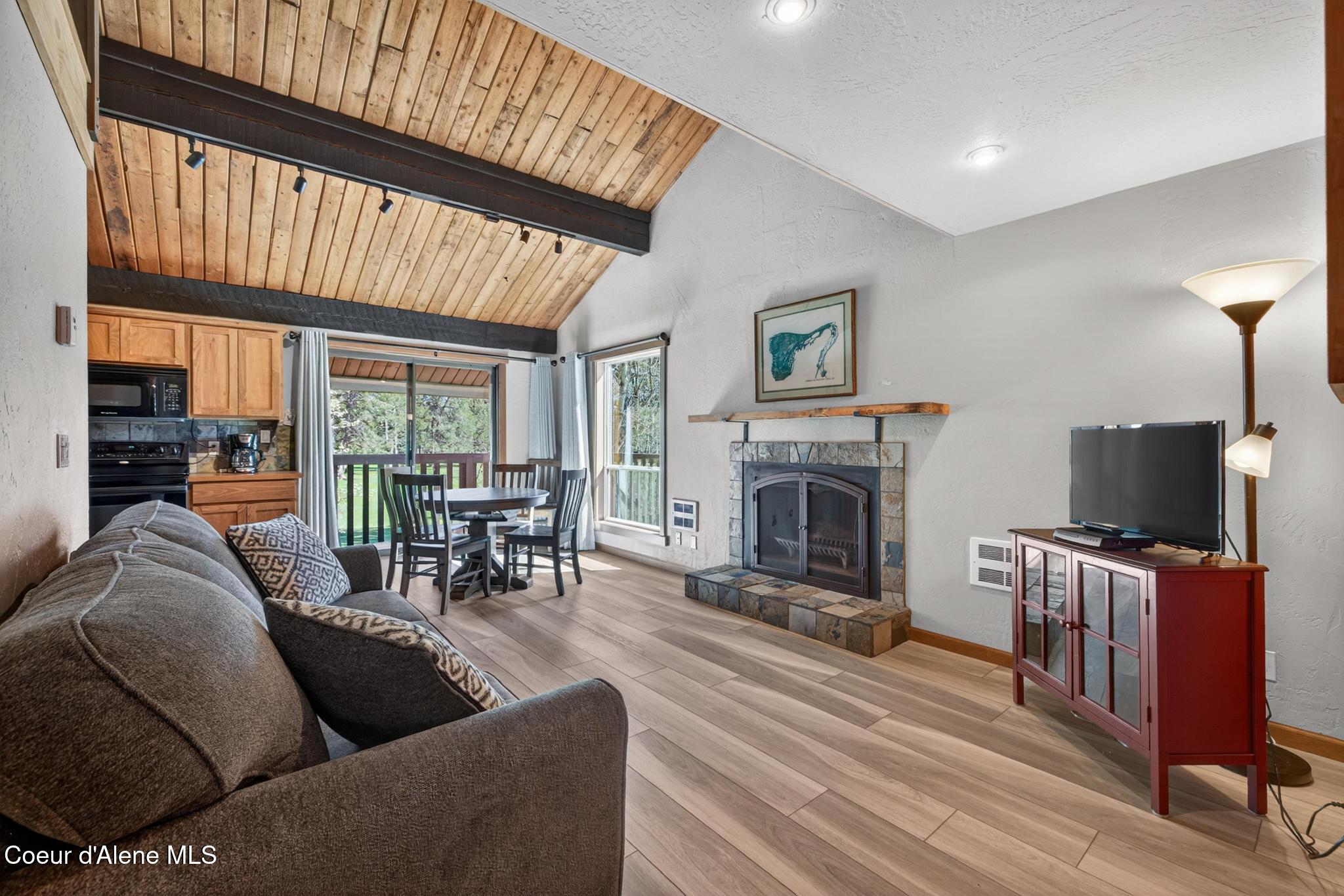 5305 West Fairway Lane, Unit 18 Rathdrum, ID 83858 - Photo 6 of 63 Open Living Room