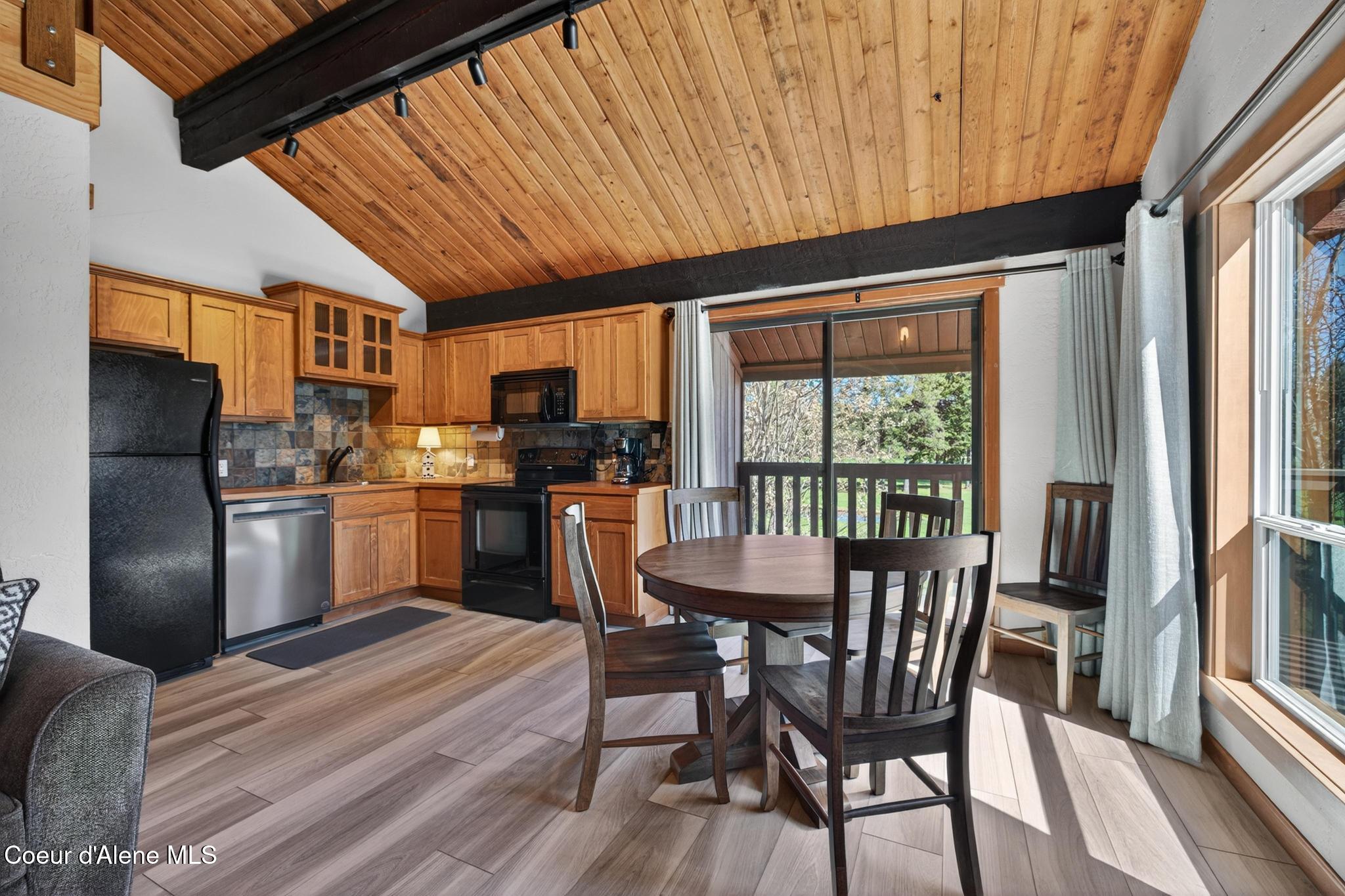 5305 West Fairway Lane, Unit 18 Rathdrum, ID 83858 - Photo 8 of 63 Kitchen/Dining