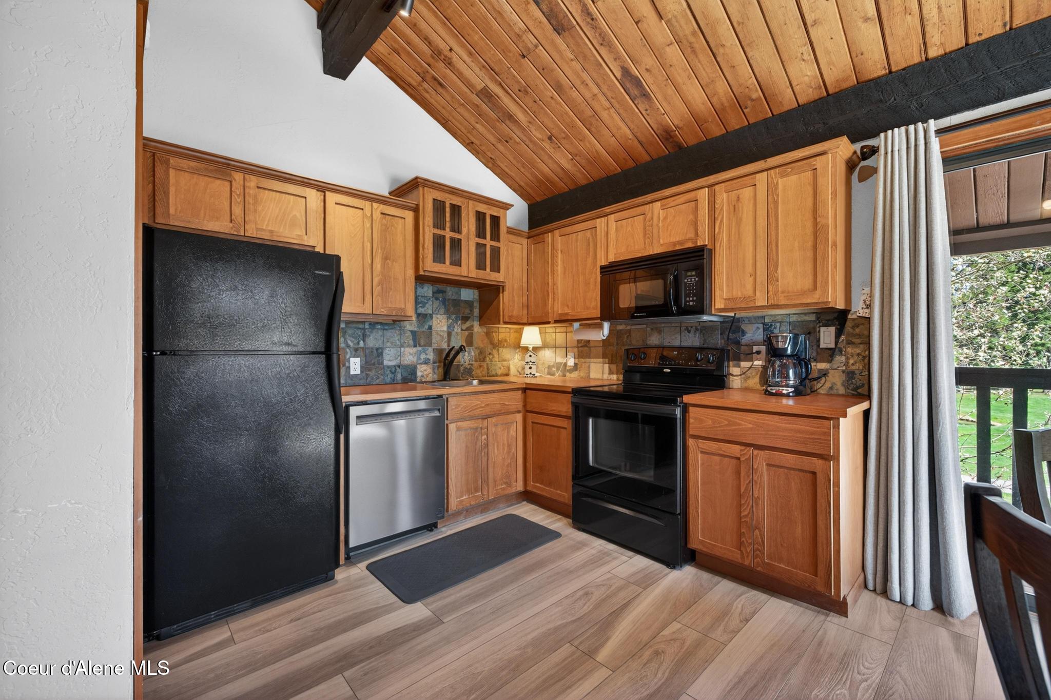 5305 West Fairway Lane, Unit 18 Rathdrum, ID 83858 - Photo 10 of 63 Kitchen