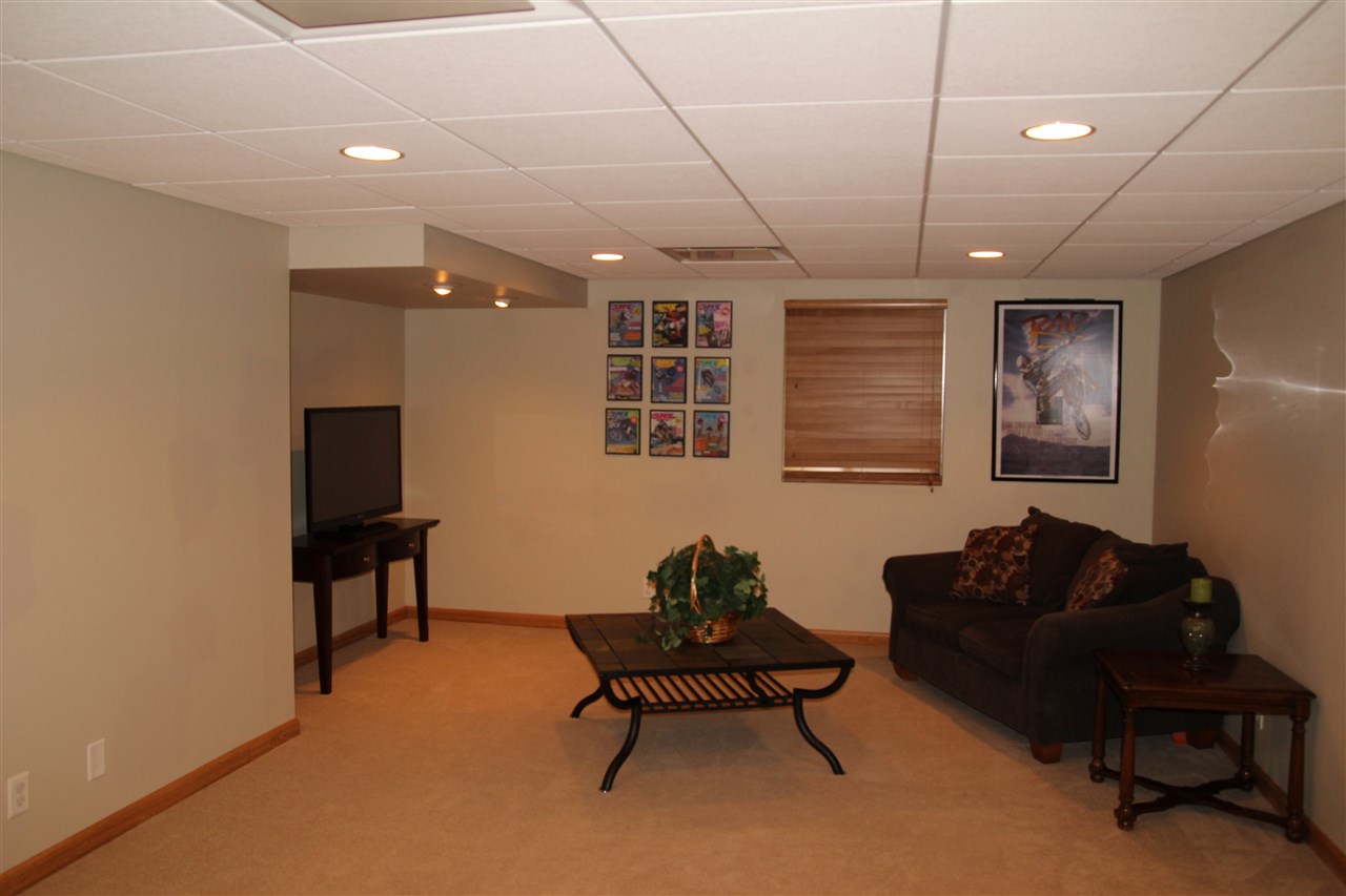 2409 Ridgefield Drive Belvidere, IL 61008 - Photo 14 of 17 Gallery Image 14