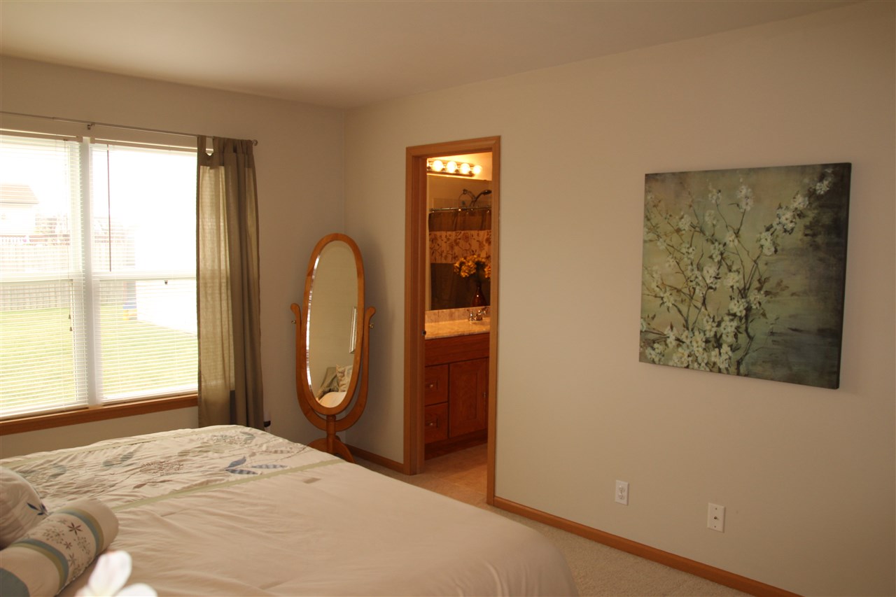 2409 Ridgefield Drive Belvidere, IL 61008 - Photo 8 of 17 Gallery Image 8