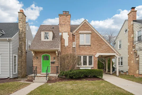 $515,000 | 5671 North Bay Ridge Avenue, Whitefish Bay, WI 53217
