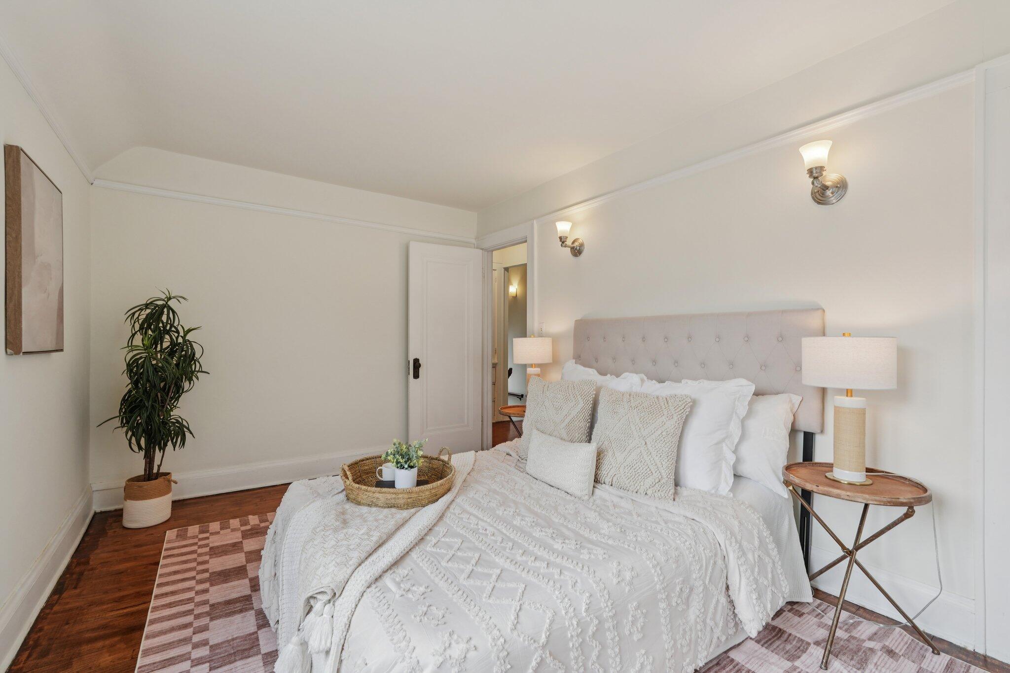 5671 North Bay Ridge Avenue Whitefish Bay, WI 53217 - Photo 16 of 39 Coved ceiling, wall sconces, and extra molding...classic 20s detailing.