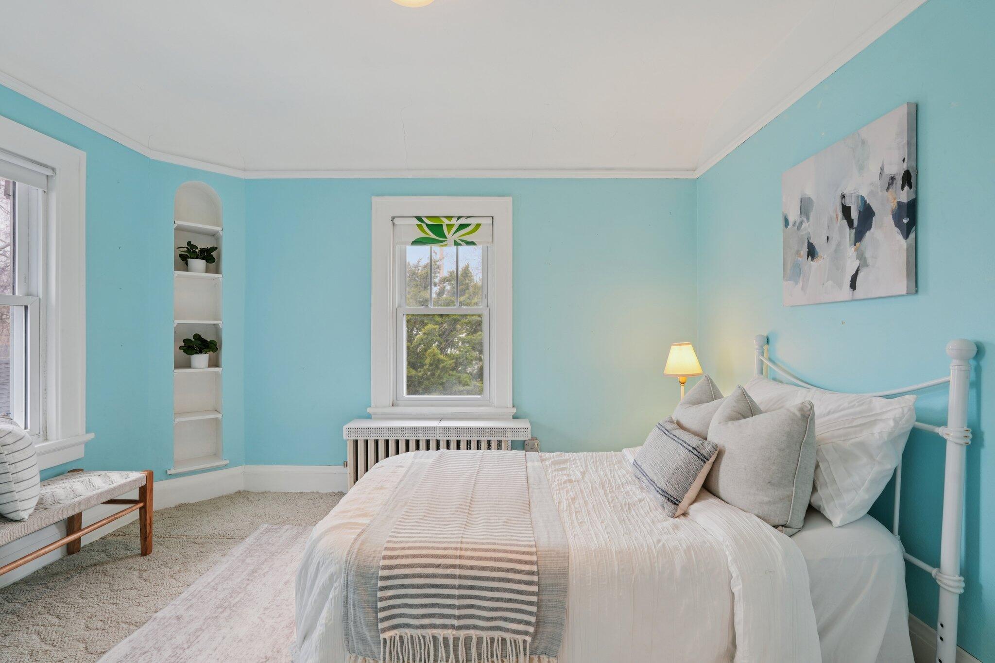5671 North Bay Ridge Avenue Whitefish Bay, WI 53217 - Photo 19 of 39 Coved ceiling and yet another built-in shelving alcove!