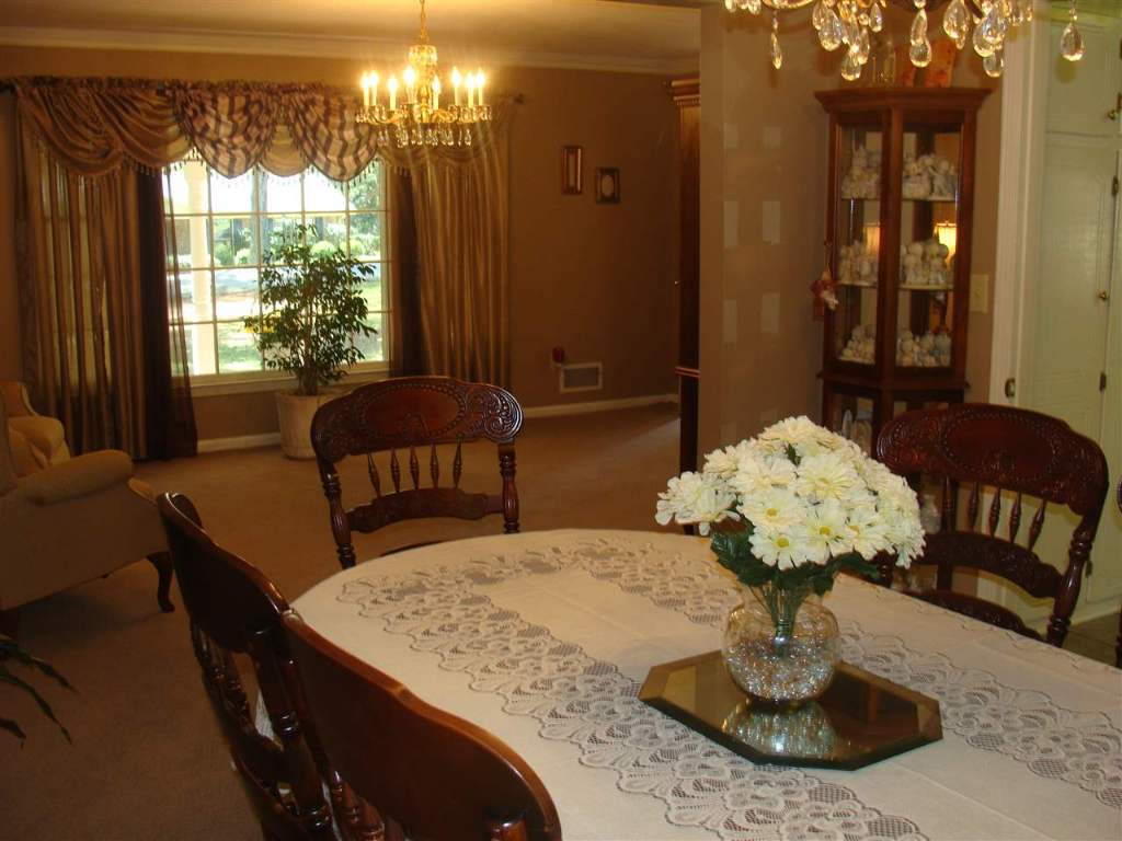 1119 Greenacres Anderson, SC 29621 - Photo 8 of 35 Gallery Image 8