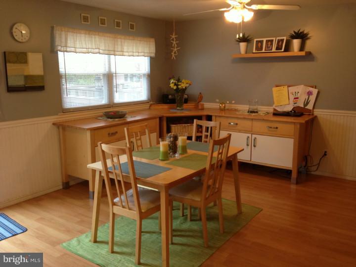 12319 Dunks Ferry Road Philadelphia, PA 19154 - Photo 6 of 15 Kitchen