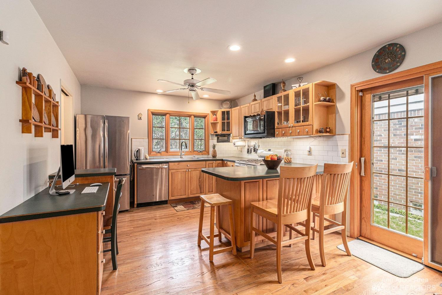 43426 Hanford Road Canton, MI 48187 - Photo 8 of 27 Photo 8