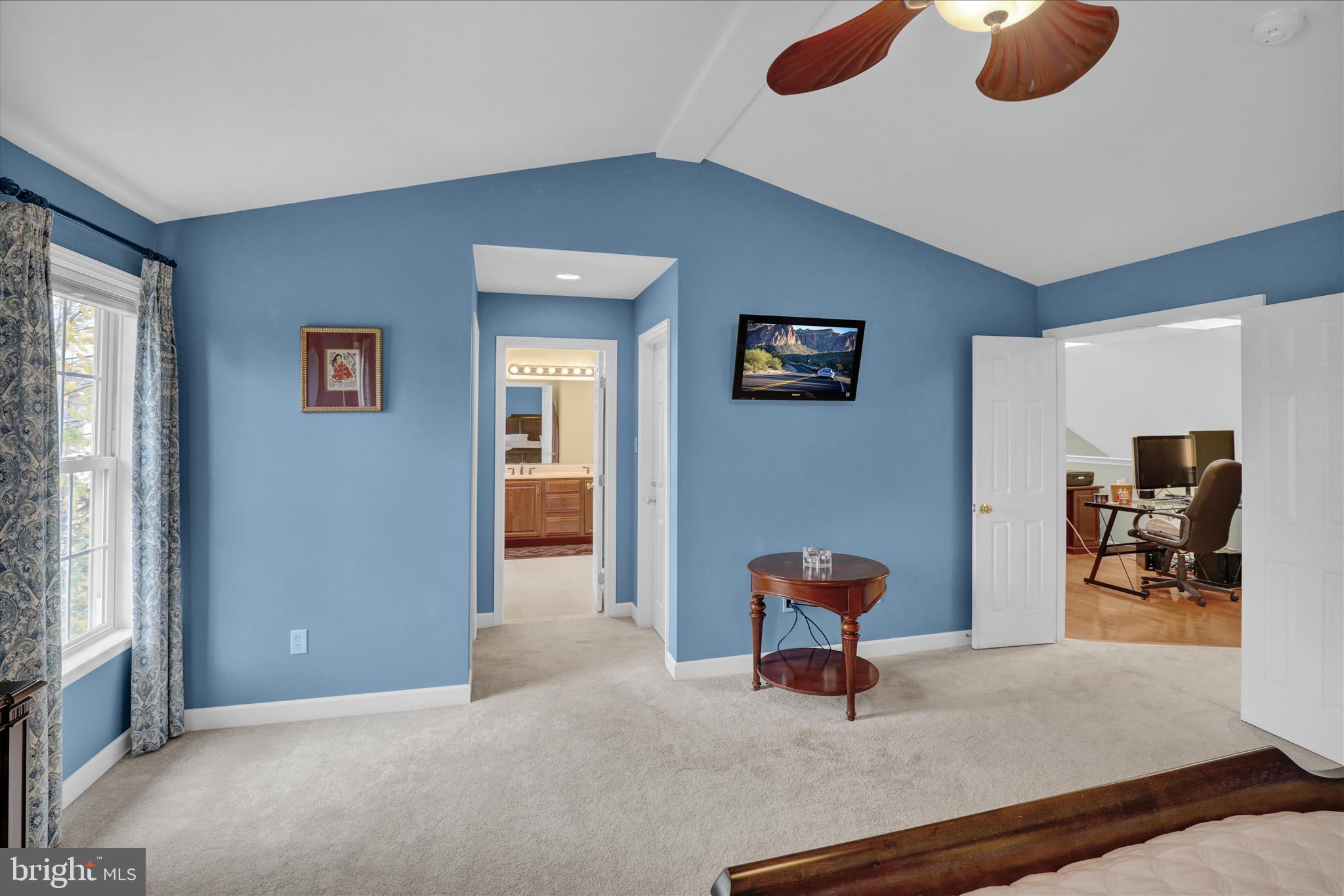 35 Pacific Avenue Sinking Spring, PA 19608 - Photo 34 of 63 a living room with furniture and gym equipment