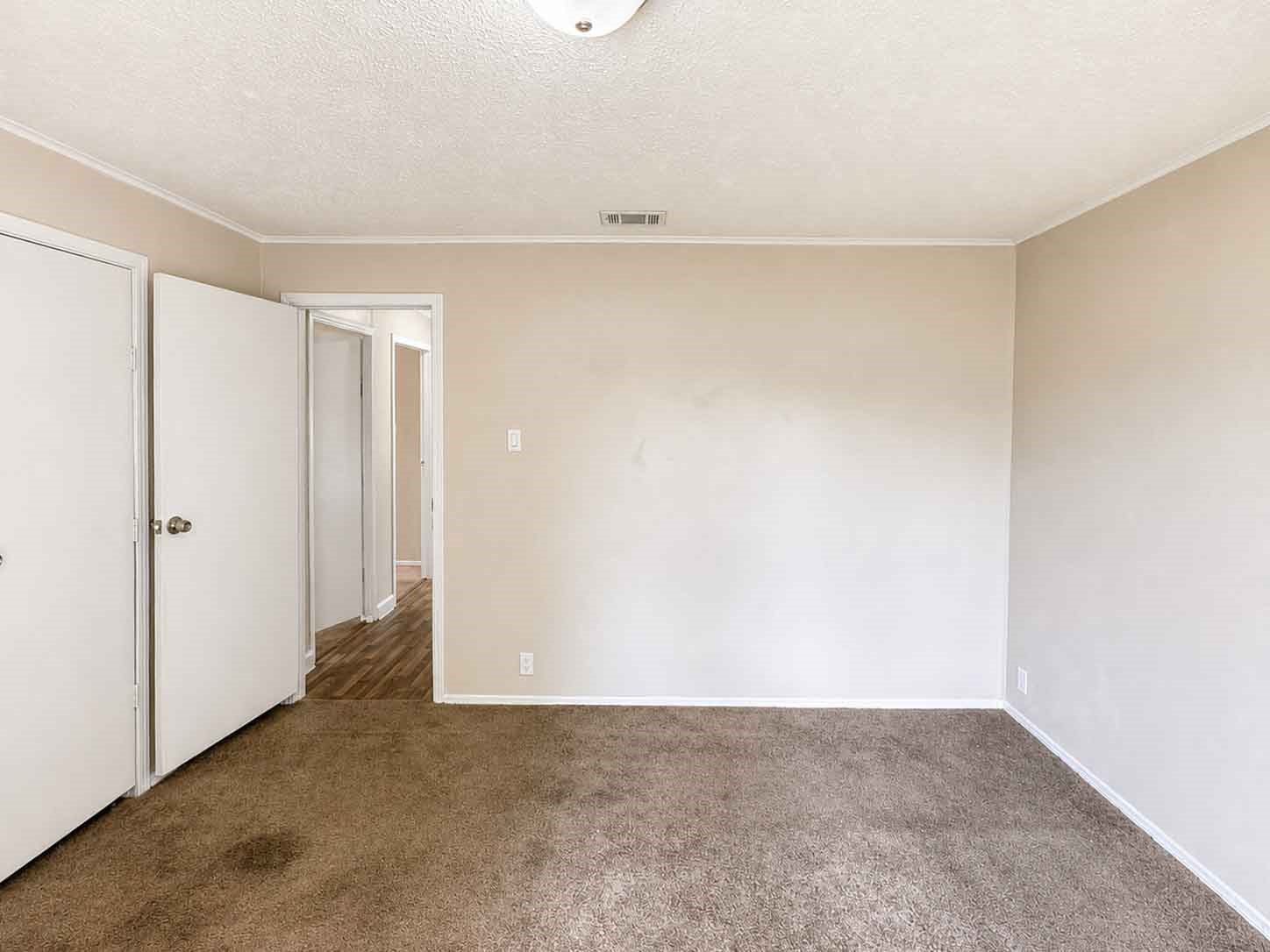 11919 Kingslake Forest Drive Houston, TX 77044 - Photo 26 of 34 Gallery Image 26
