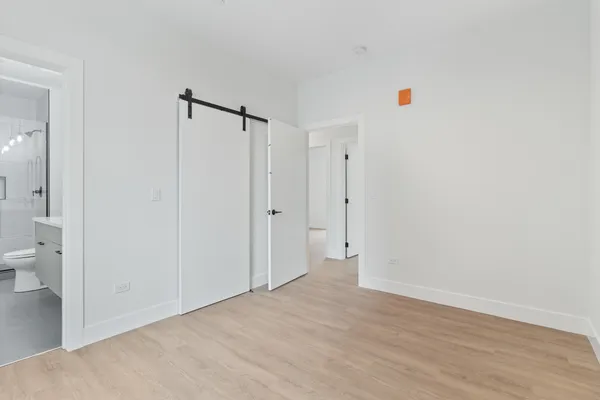 $2,595 | 3140 North Clybourn Avenue, Unit 408, Chicago, IL 60618