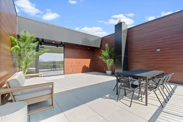 $2,595 | 3140 North Clybourn Avenue, Unit 408, Chicago, IL 60618