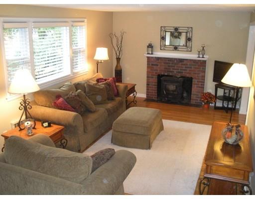 122 Dean Road Stoughton, MA 02072 - Photo 3 of 18
